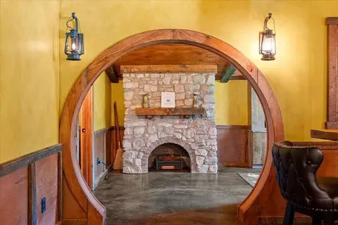 Entry Way - 554 Cliffview Rd, Campton, KY 41301 photo 3 of 15