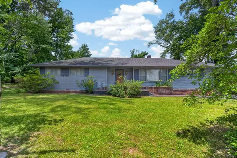 120 Pineview Dr, Albany, KY 42602