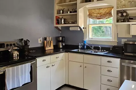 Kitchen - 306 Lyons Ave, Morehead, KY 40351 photo 3 of 3