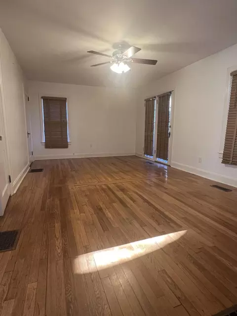 Living - 306 Lyons Ave, Morehead, KY 40351 photo 5 of 7
