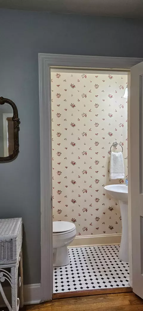 Bath - 306 Lyons Ave, Morehead, KY 40351 photo 6 of 7
