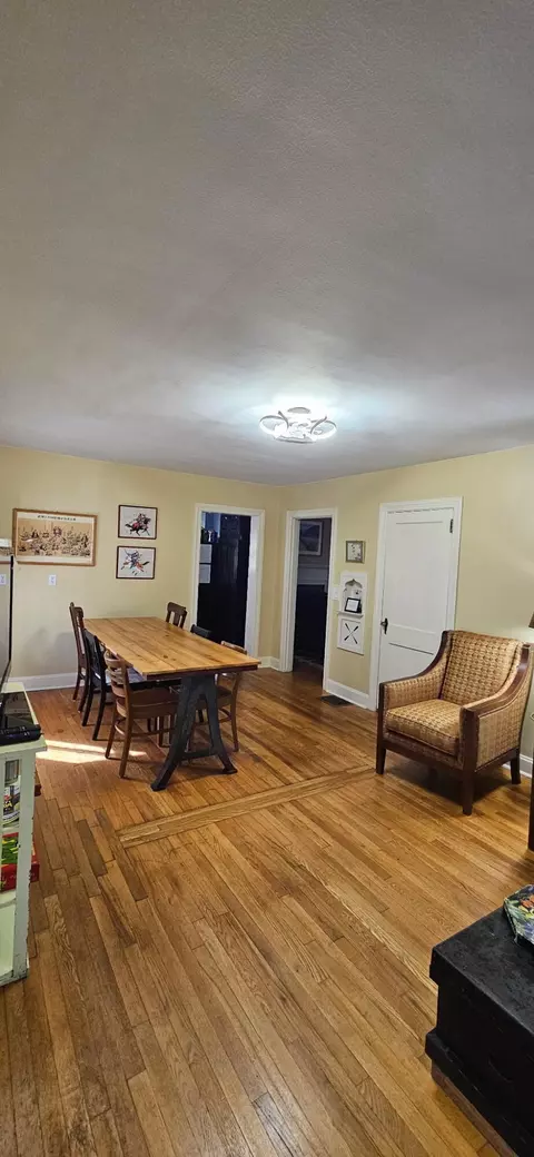 Dining - 306 Lyons Ave, Morehead, KY 40351 photo 1 of 2