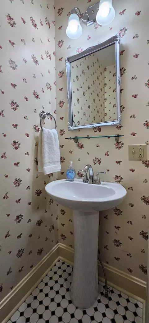 Bath - 306 Lyons Ave, Morehead, KY 40351 photo 3 of 7