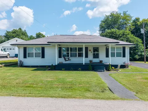 418 Woodland St, Burkesville, KY 42717