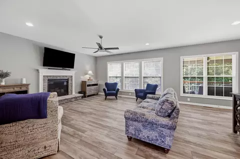 Living - 107 Dunmore Ln, Georgetown, KY 40324 photo 1 of 1