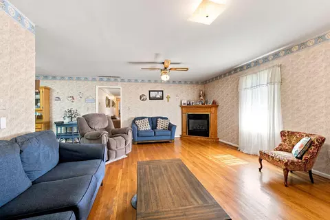 Living - 1111 Comanche Trl, Georgetown, KY 40324 photo 3 of 3