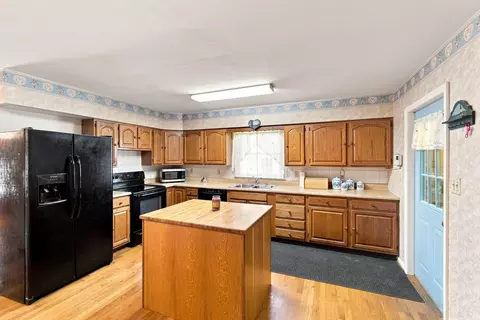 Kitchen - 1111 Comanche Trl, Georgetown, KY 40324 photo 1 of 3