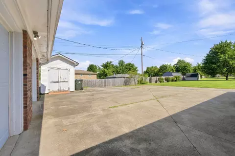 Exterior - 1111 Comanche Trl, Georgetown, KY 40324 photo 11 of 14