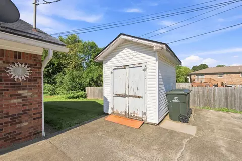 Exterior - 1111 Comanche Trl, Georgetown, KY 40324 photo 12 of 14