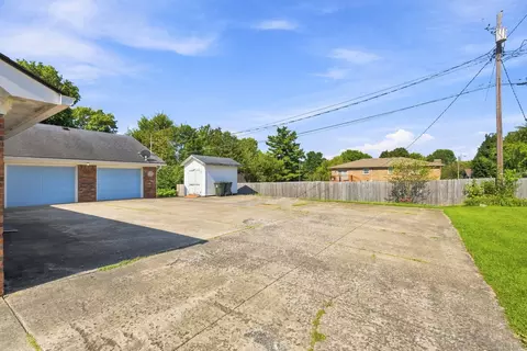 Exterior - 1111 Comanche Trl, Georgetown, KY 40324 photo 13 of 14