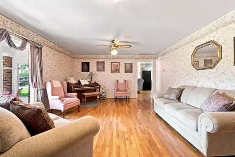 Living - 1111 Comanche Trl, Georgetown, KY 40324 photo 1 of 3