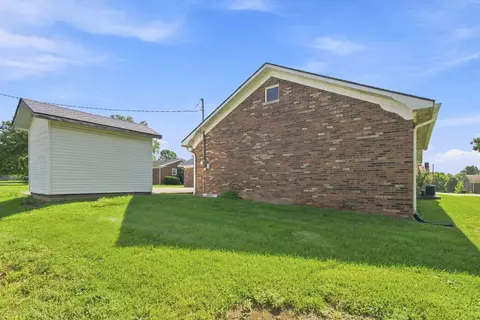 Exterior - 1111 Comanche Trl, Georgetown, KY 40324 photo 14 of 14
