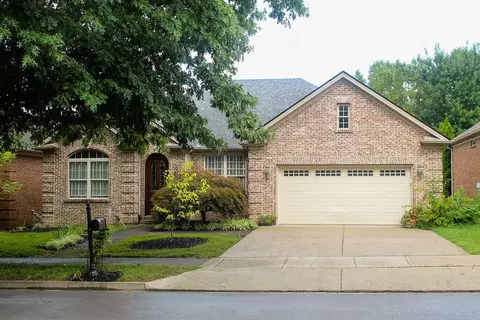 925 Village Green Ave, Lexington, KY 40509