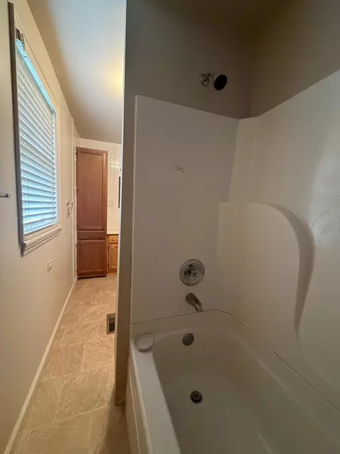 Bath - 175 Maggard St, Benham, KY 40807 photo 2 of 6