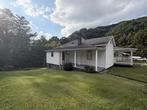 Exterior - 175 Maggard St, Benham, KY 40807 photo 3 of 41