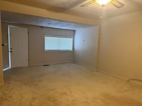 Living - 175 Maggard St, Benham, KY 40807 photo 5 of 14