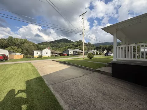 Exterior - 175 Maggard St, Benham, KY 40807 photo 24 of 41