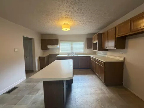 Kitchen - 175 Maggard St, Benham, KY 40807 photo 3 of 7