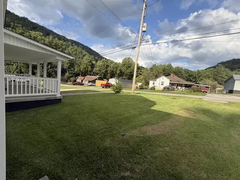 Exterior - 175 Maggard St, Benham, KY 40807 photo 14 of 41