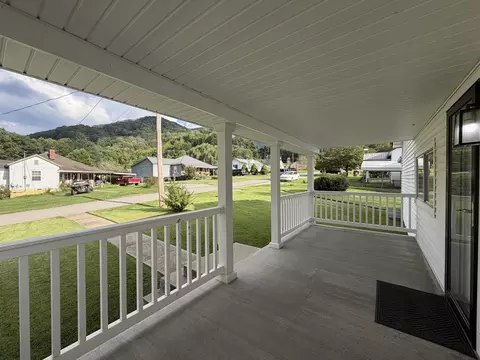 Exterior - 175 Maggard St, Benham, KY 40807 photo 18 of 41