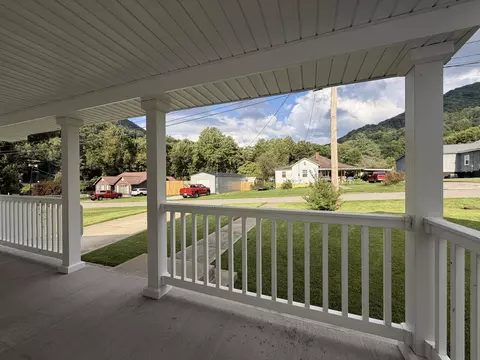 Exterior - 175 Maggard St, Benham, KY 40807 photo 22 of 41