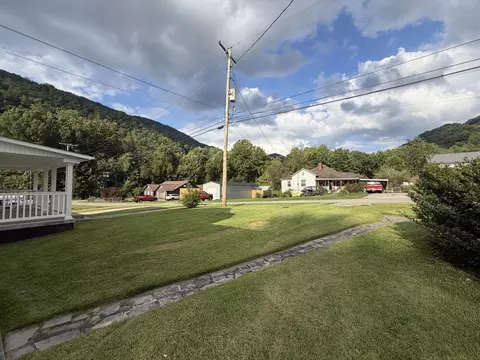 Exterior - 175 Maggard St, Benham, KY 40807 photo 16 of 41