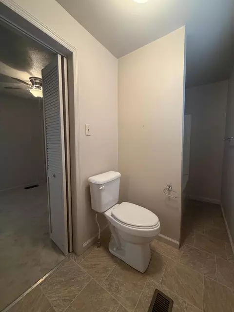 Bath - 175 Maggard St, Benham, KY 40807 photo 1 of 6