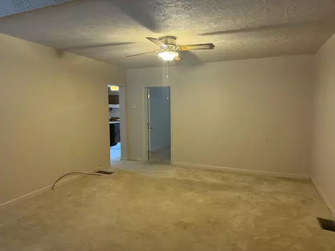 Living - 175 Maggard St, Benham, KY 40807 photo 4 of 14