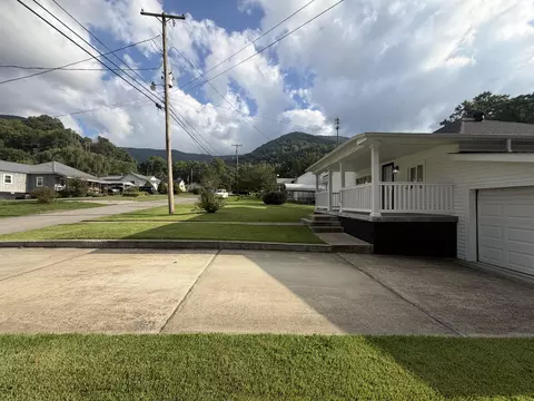 Exterior - 175 Maggard St, Benham, KY 40807 photo 25 of 41