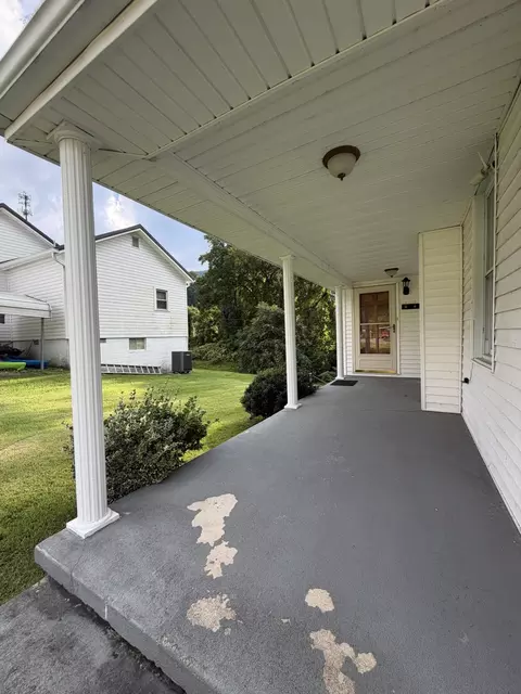 Exterior - 175 Maggard St, Benham, KY 40807 photo 11 of 41