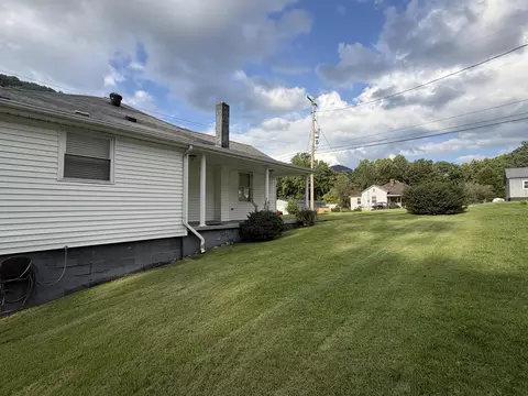 Exterior - 175 Maggard St, Benham, KY 40807 photo 8 of 41