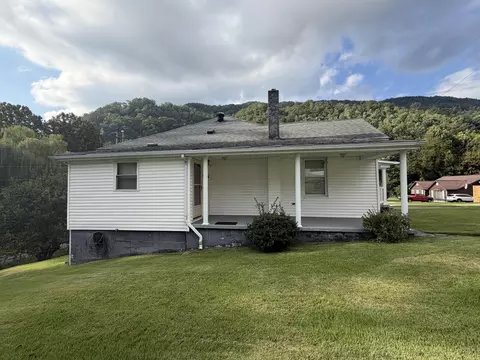 Exterior - 175 Maggard St, Benham, KY 40807 photo 6 of 41
