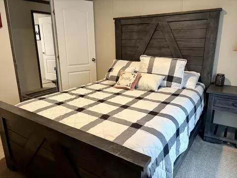 Bedroom - 935 Stoney Fork Rd, Corbin, KY 40701 photo 3 of 7