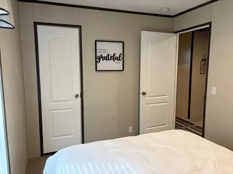 Bedroom - 935 Stoney Fork Rd, Corbin, KY 40701 photo 7 of 7