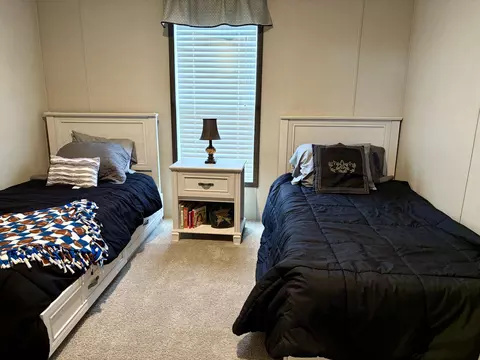 Bedroom - 935 Stoney Fork Rd, Corbin, KY 40701 photo 5 of 7