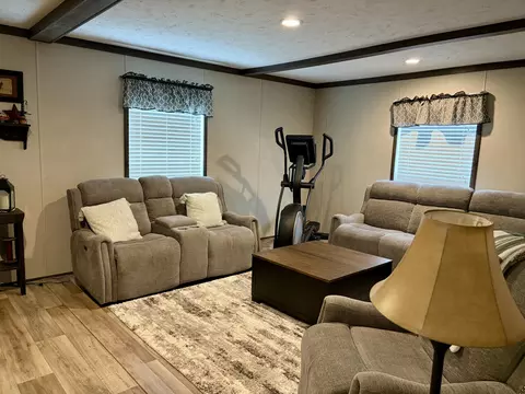 Living - 935 Stoney Fork Rd, Corbin, KY 40701 photo 7 of 7