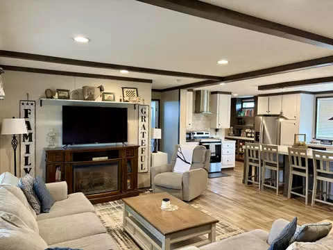 Living - 935 Stoney Fork Rd, Corbin, KY 40701 photo 1 of 7