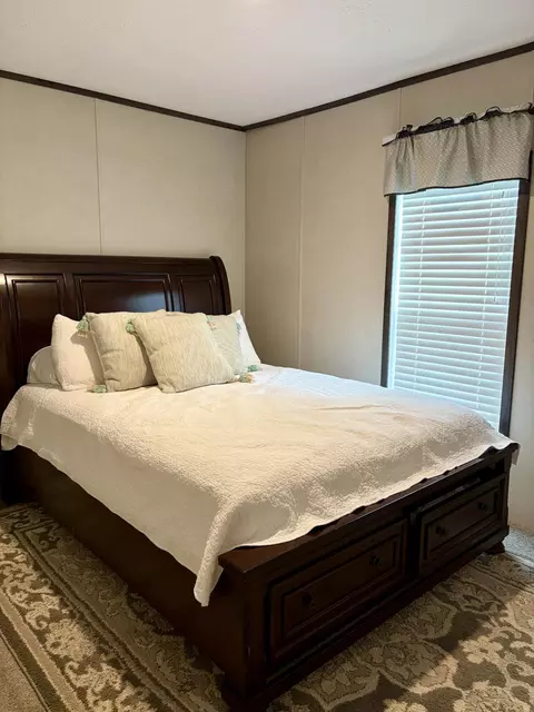 Bedroom - 935 Stoney Fork Rd, Corbin, KY 40701 photo 6 of 7