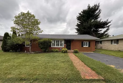 597 Meadowbrook Ln, Harrodsburg, KY 40330