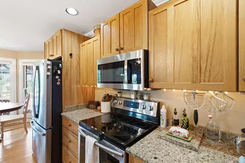 Kitchen - 413 Hackett Pike, Richmond, KY 40475 photo 4 of 5