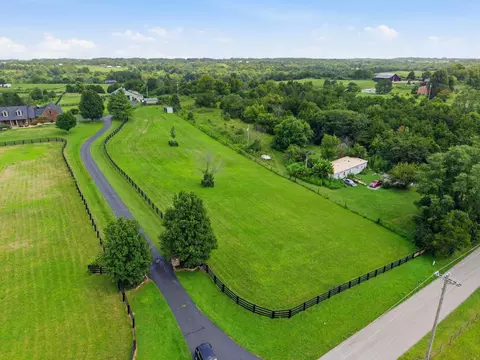 View/Area - 413 Hackett Pike, Richmond, KY 40475 photo 6 of 10