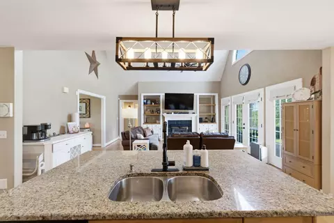 Kitchen - 413 Hackett Pike, Richmond, KY 40475 photo 5 of 5