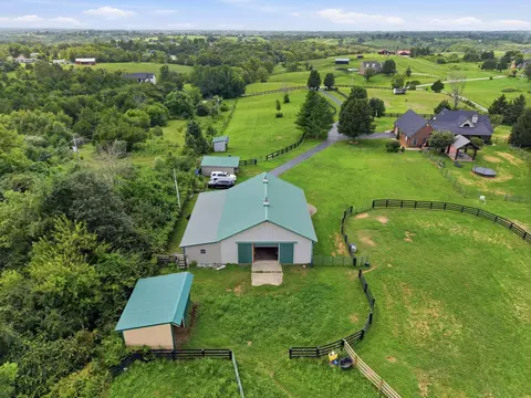 View/Area - 413 Hackett Pike, Richmond, KY 40475 photo 2 of 10