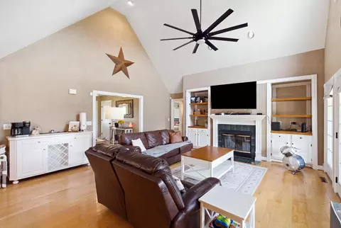 Living - 413 Hackett Pike, Richmond, KY 40475 photo 1 of 1