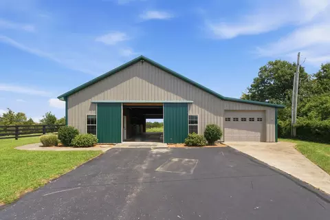 Exterior - 413 Hackett Pike, Richmond, KY 40475 photo 2 of 9