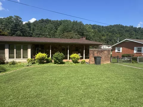 Exterior - 748 Lakeside Dr, Jackson, KY 41339 photo 5 of 10