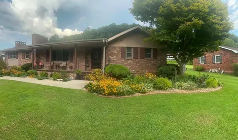 Exterior - 748 Lakeside Dr, Jackson, KY 41339 photo 12 of 16