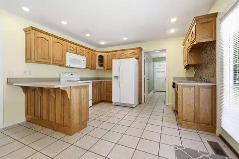 Kitchen - 52 Cambridge Dr, Murray, KY 42071 photo 1 of 2