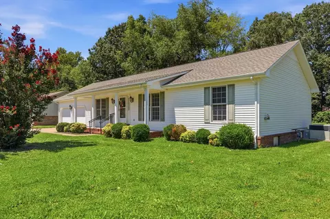 Exterior - 52 Cambridge Dr, Murray, KY 42071 photo 4 of 4