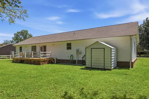 Exterior - 52 Cambridge Dr, Murray, KY 42071 photo 2 of 4